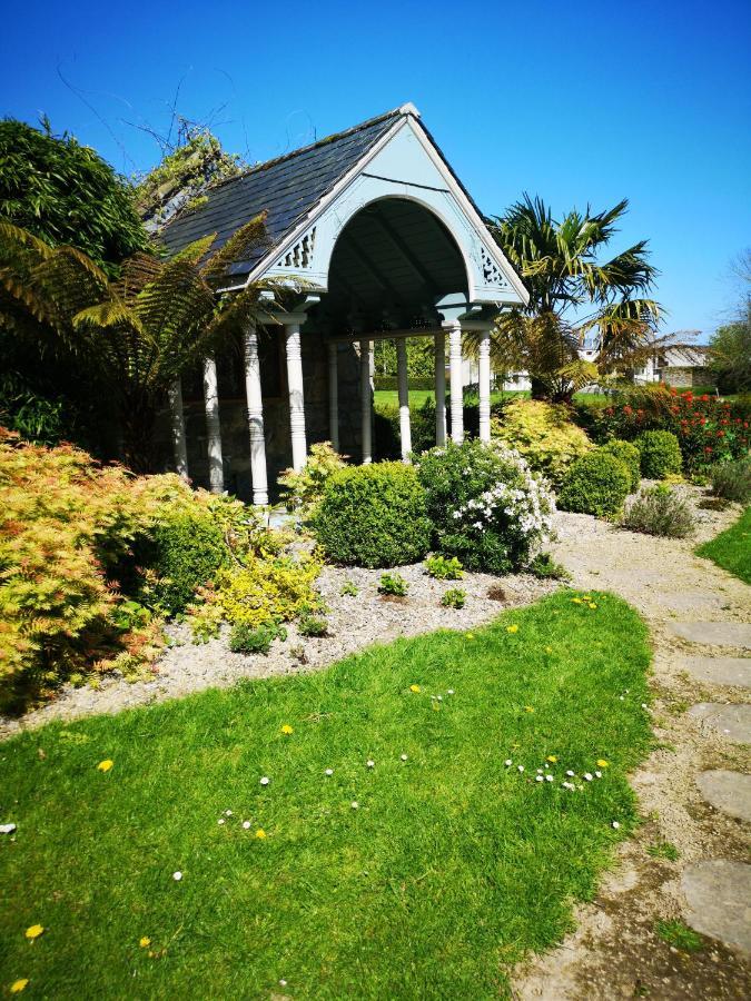 The Johnstown Estate Hotel Enfield Bagian luar foto