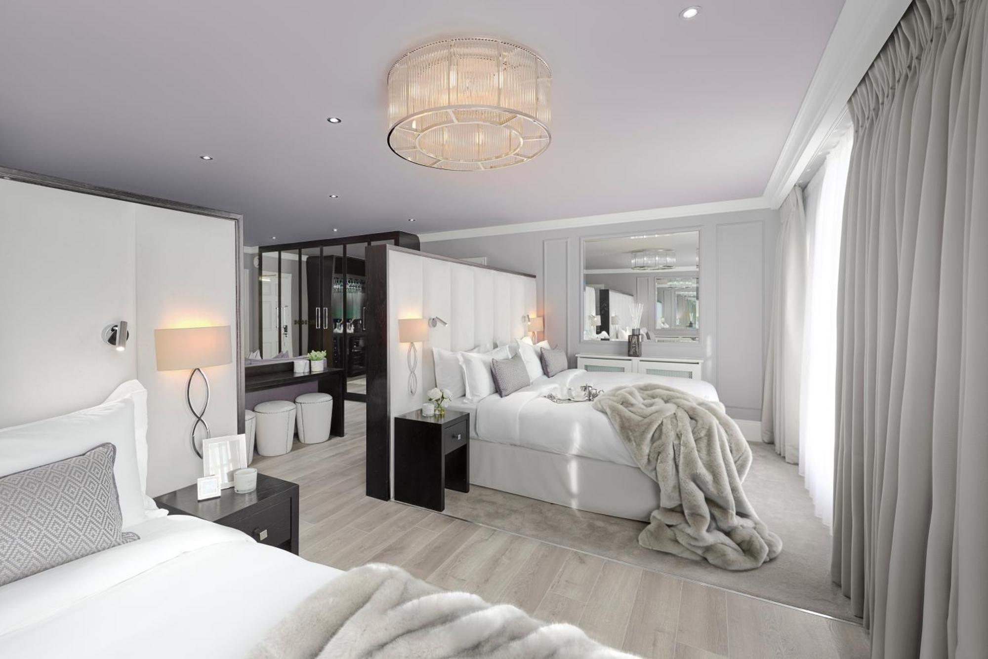 The Johnstown Estate Hotel Enfield Bagian luar foto