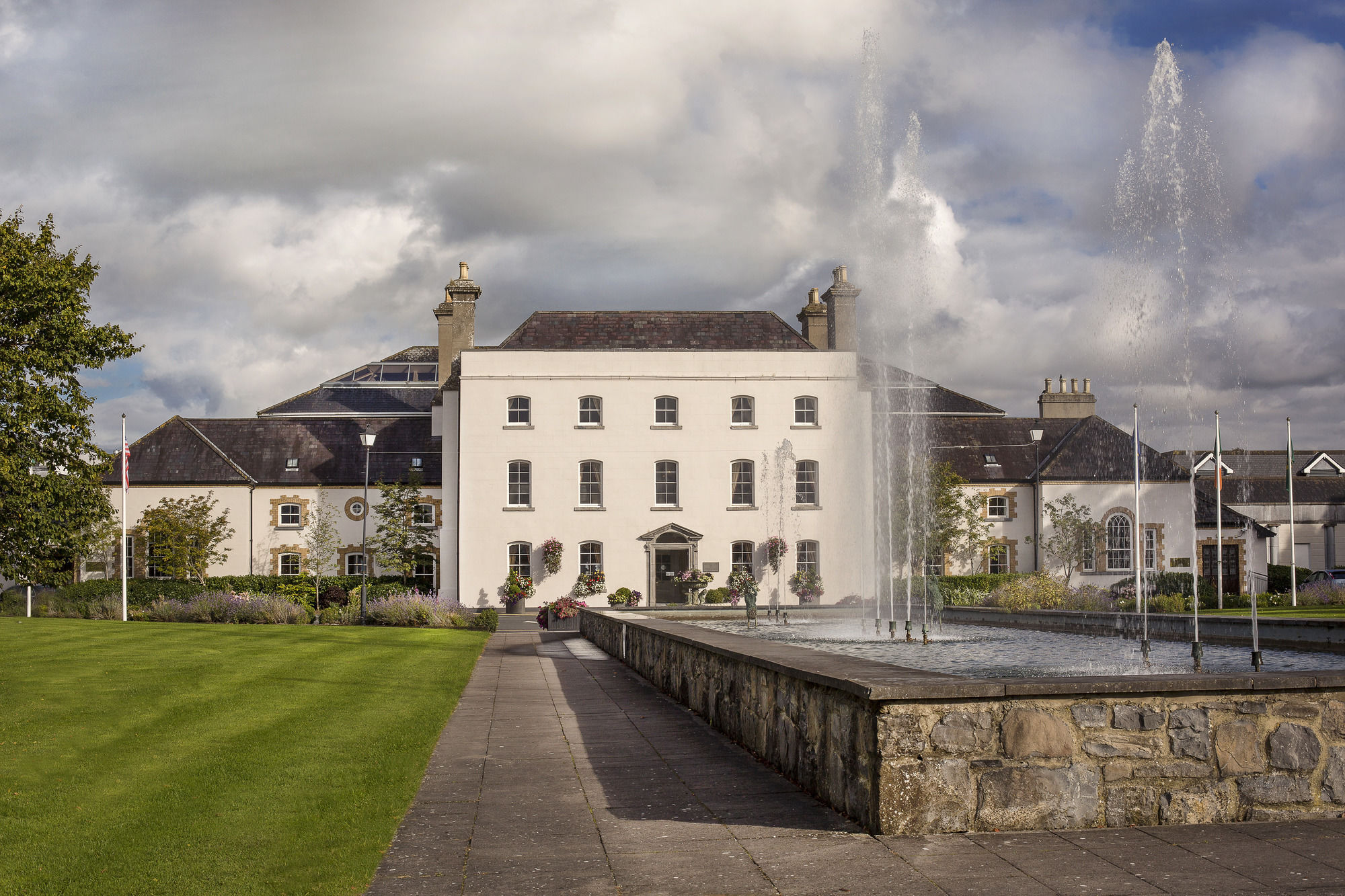 The Johnstown Estate Hotel Enfield Bagian luar foto